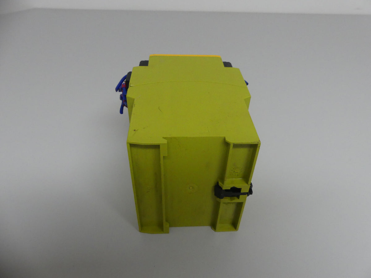 Pilz PNOZ X11P 230-240VAC 24VDC 7n/o 1n/c 2so 777086