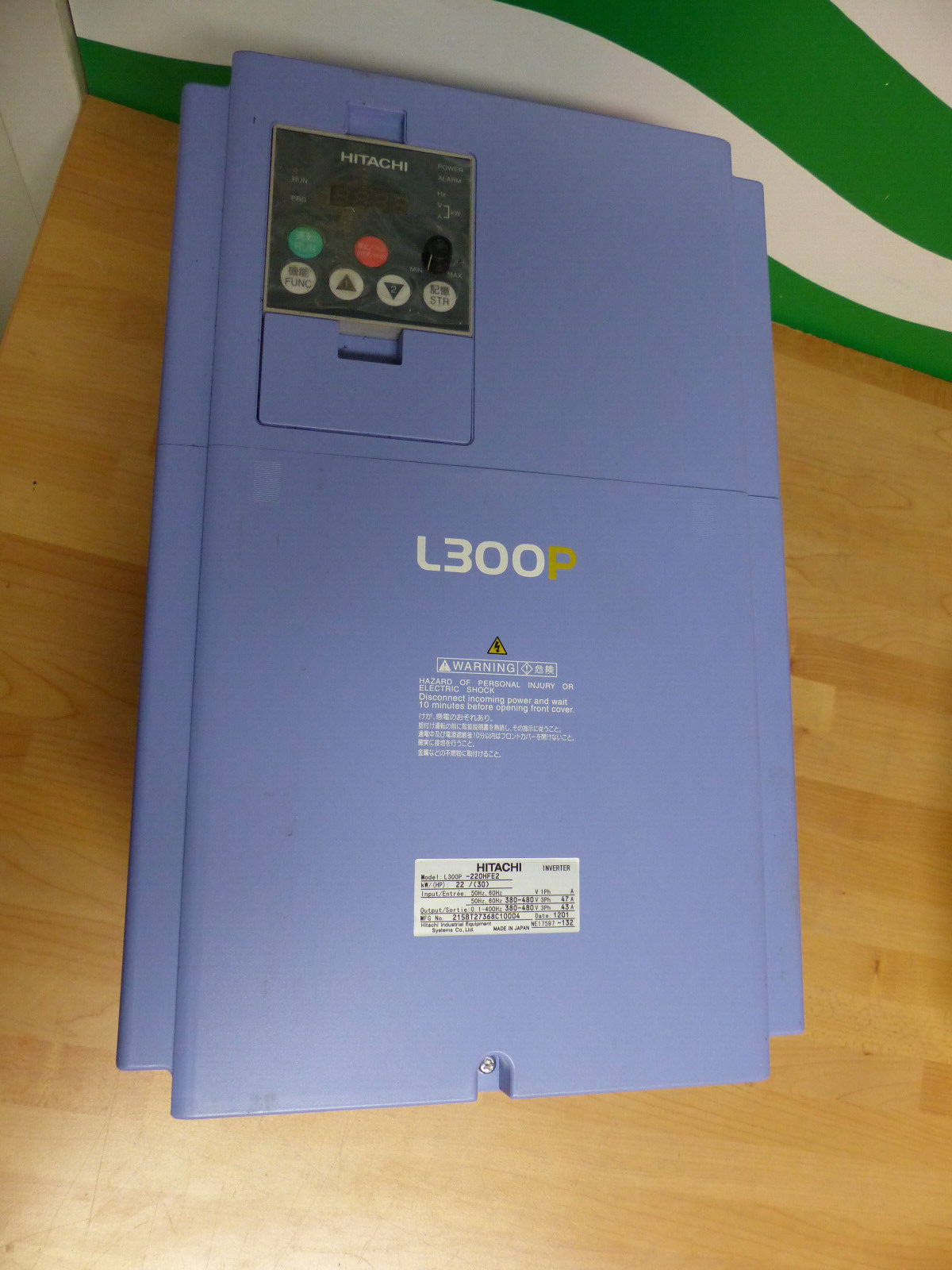 HITACHI  L300P-220HFE2  22KW DEFEKT !
