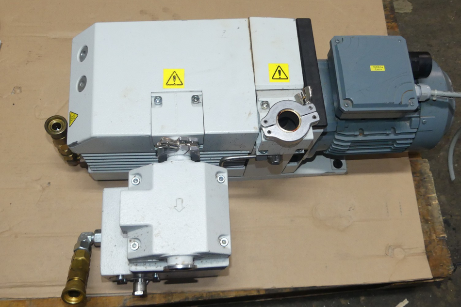 LEYBOLD VACUUM PUMP D25B + AR16-25