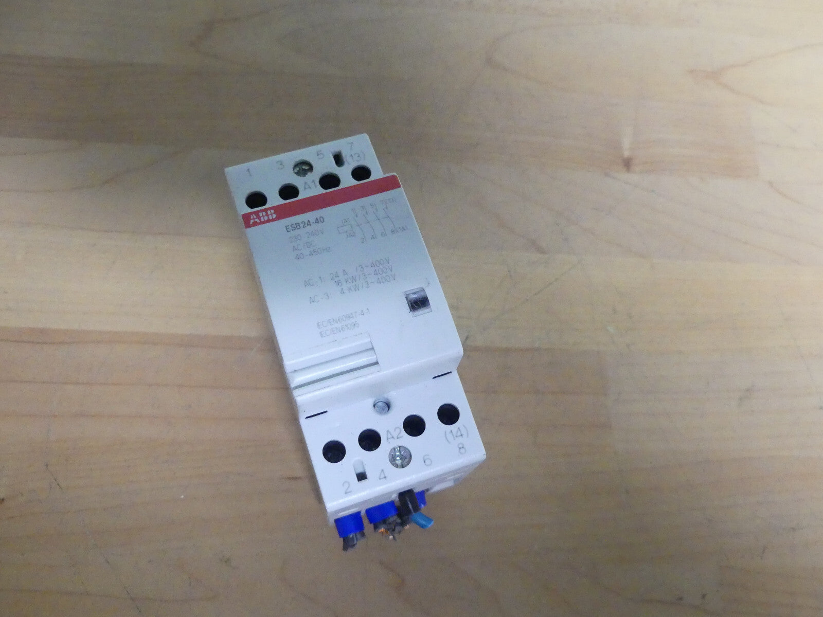 7XABB Installationsschütz ESB 24-22