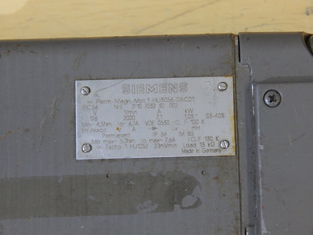 SIEMENS Permanent-Magnet-Motor  1HU3056-0AC01 Used