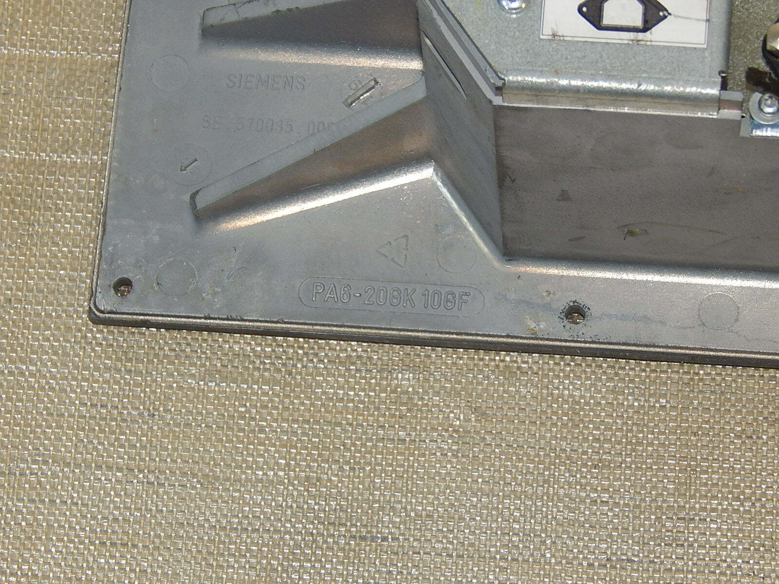  Siemens  Display Monitor 570035.0073.00  PA6-20GK 10GF ecke gebrochen s.Bilder