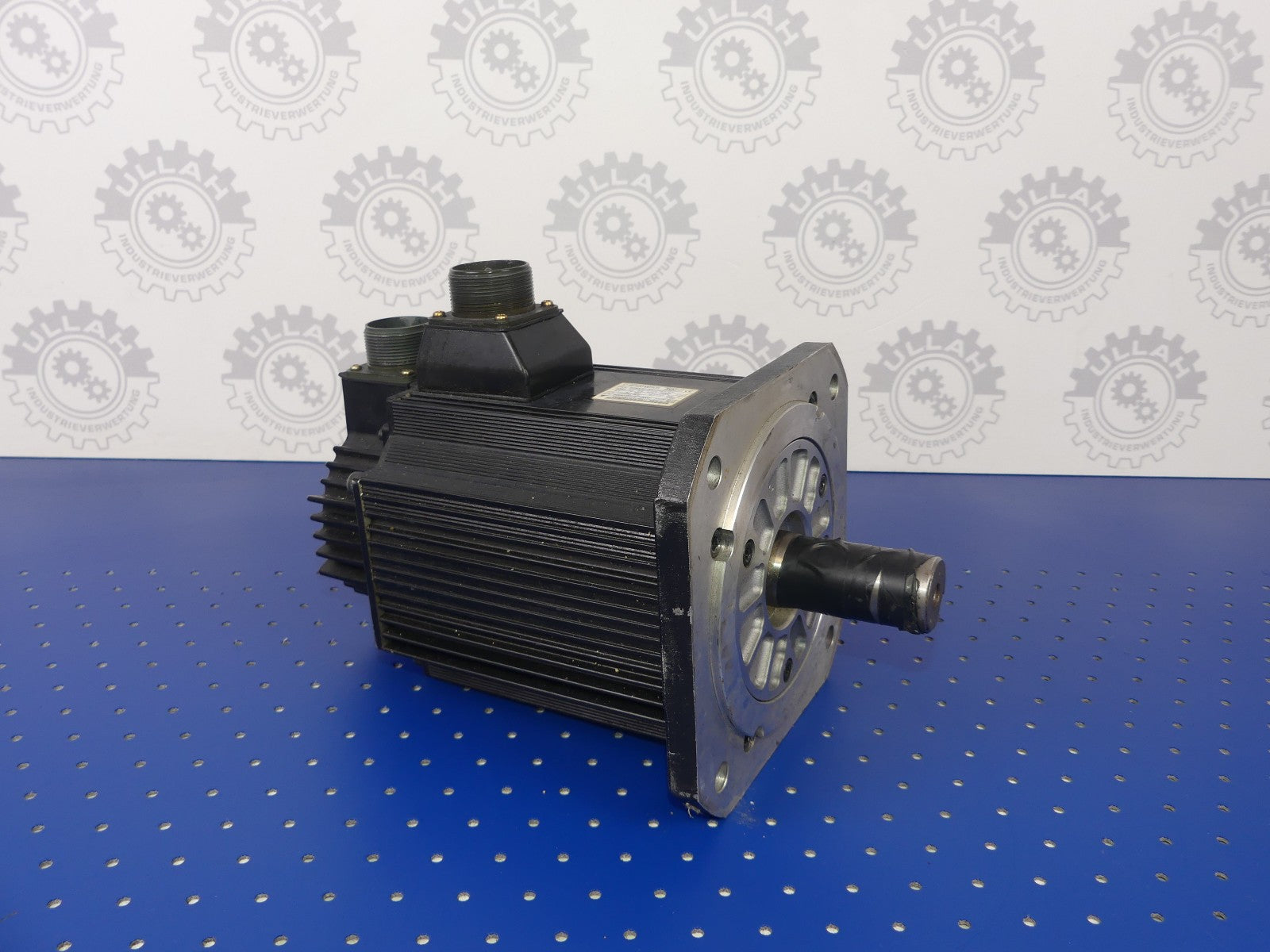 YASKAWA SERVOMOTOR  SGMUH-30DCA61-OY