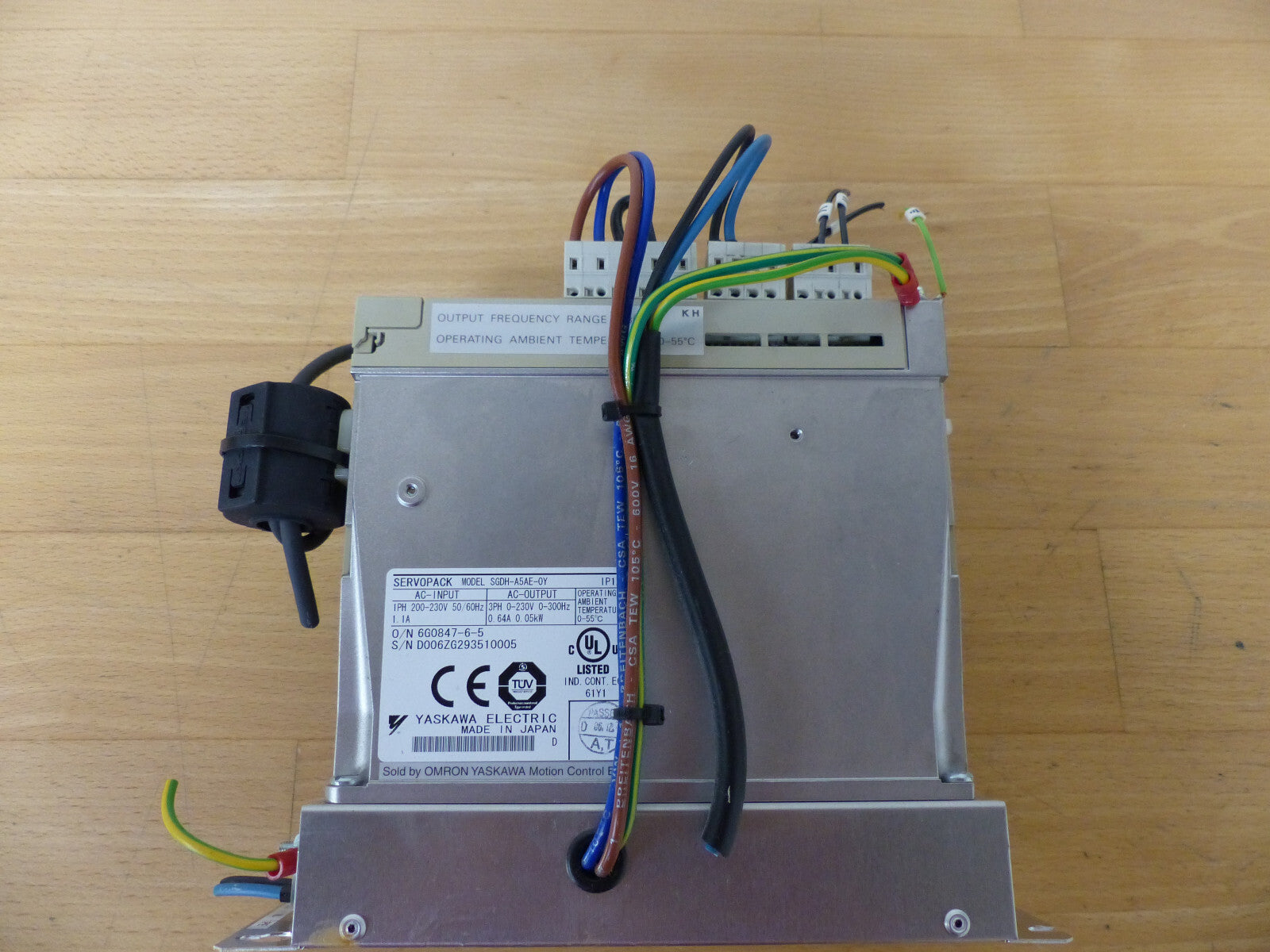 YASKAWA IP1X SGDH-A5AE-0Y + JUSP-NS115