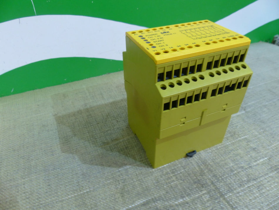 Pilz PNOZ11 230VAC/24VDC 7S10