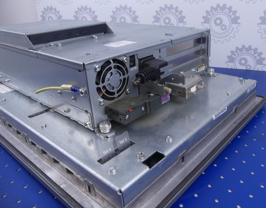 Siemens Simatic HMI IPC677C 6AV 7893-0BH32-1BC0   6AV7893-0BH32-1BC0