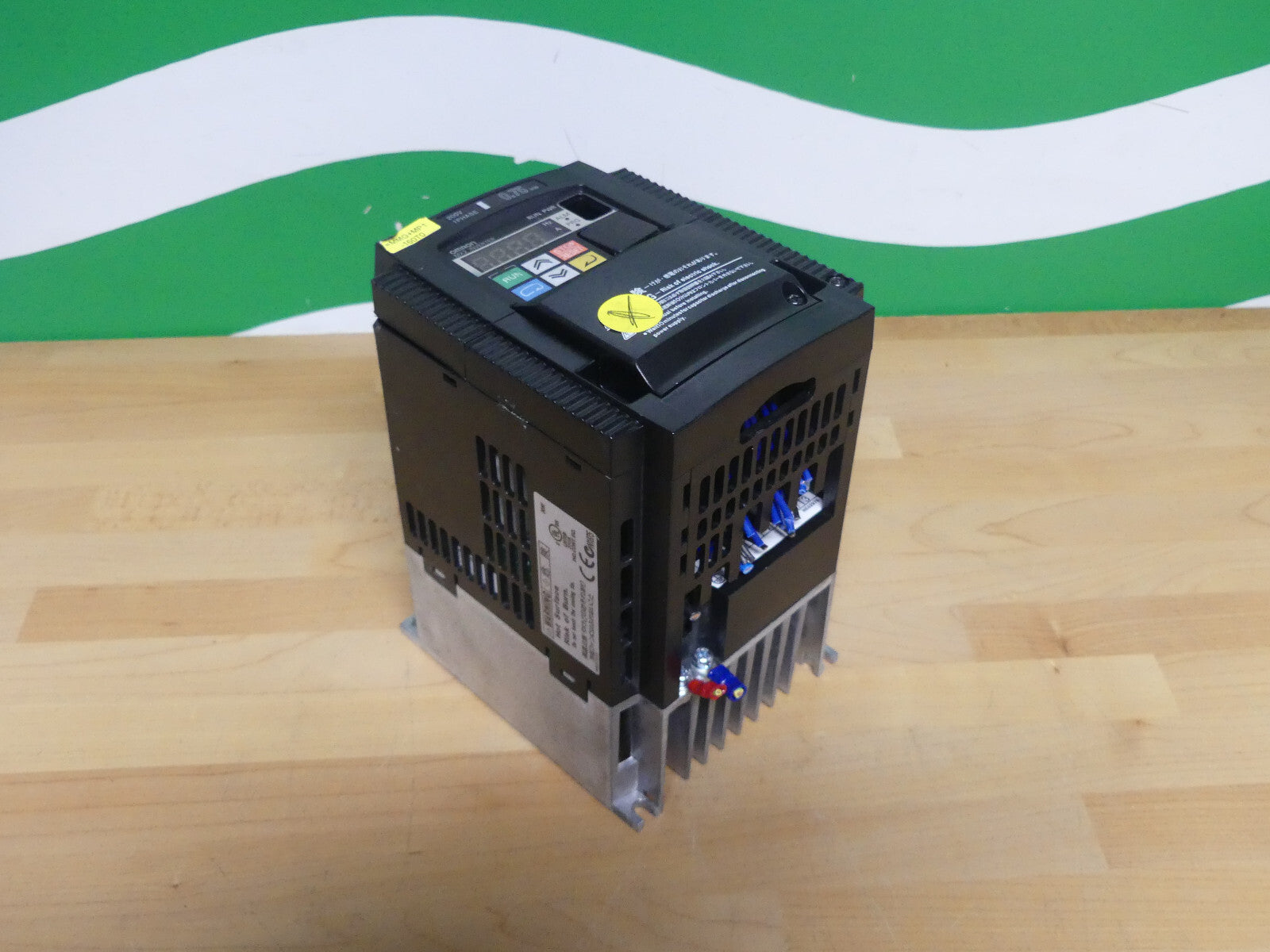 OMRON MX2  3G3MX2-AB007-E – 0,75 KW – INVERTER MOTOR – 3G3MX2 AB007