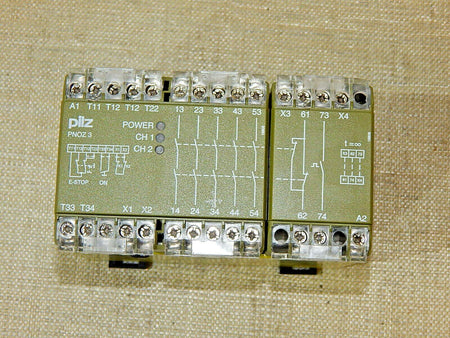 PILZ Zeitrelais PNOZ 3 24V DC 5S1O Sicherheitsschaltgerät 24 VDC 4.5W  Used