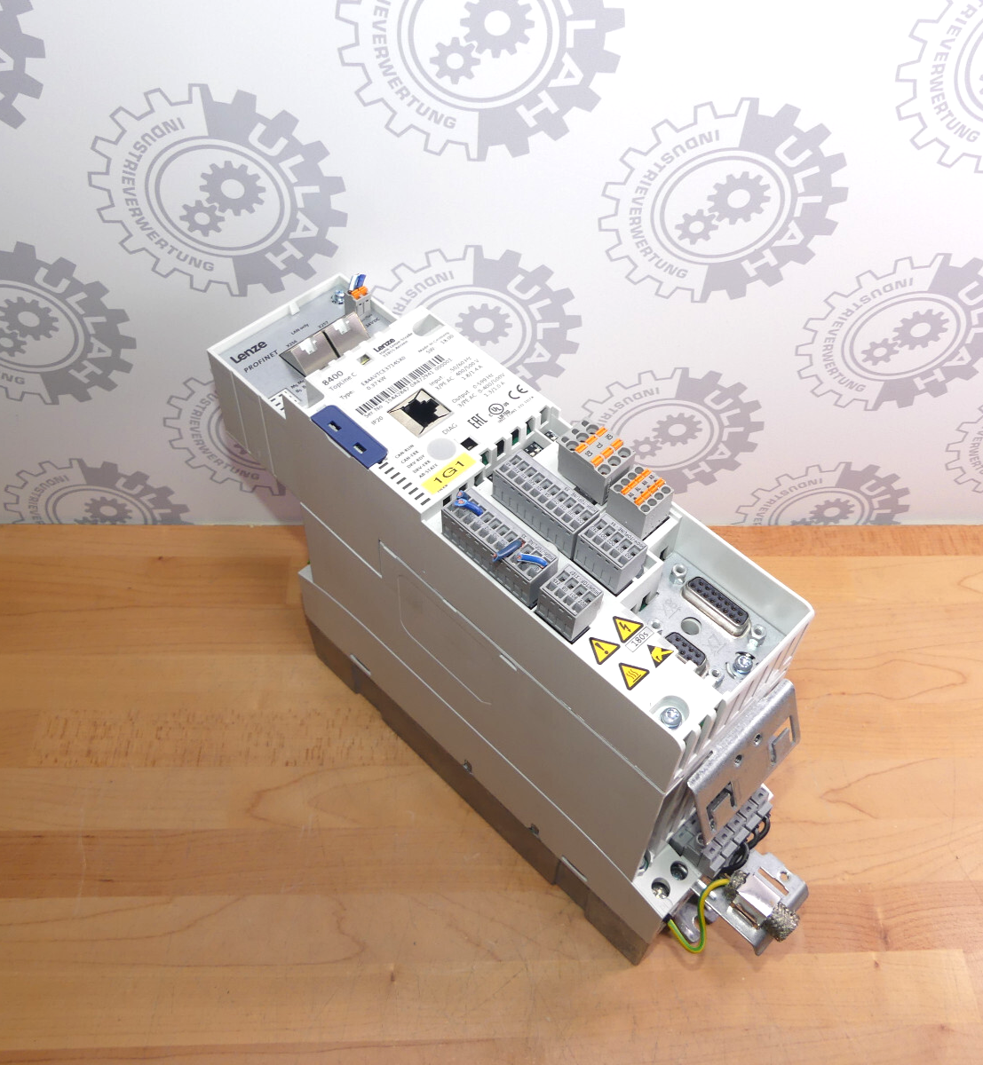 Lenze Inverter Drive 8400 Topline C E84AVTCE3714SX0