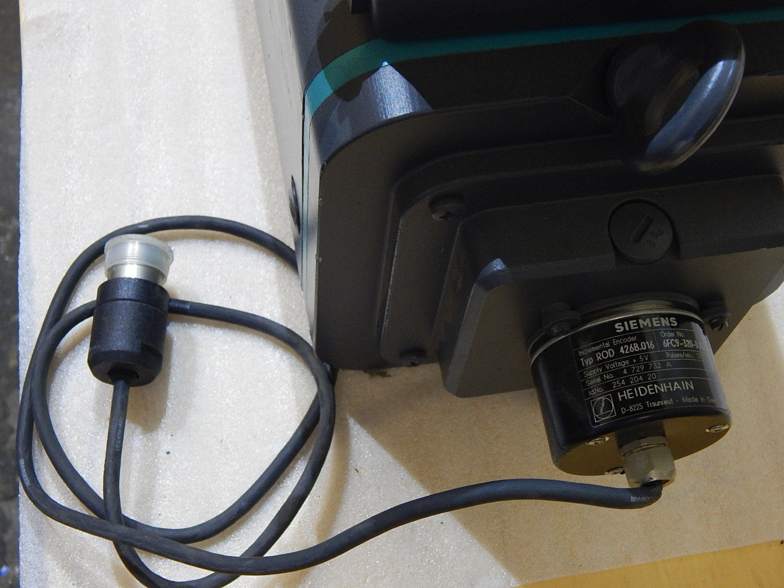 Siemens Permanent Magnet Motor 1FT5102-0AF01-2-Z + Heidenhain Drehgeber ROD 426B