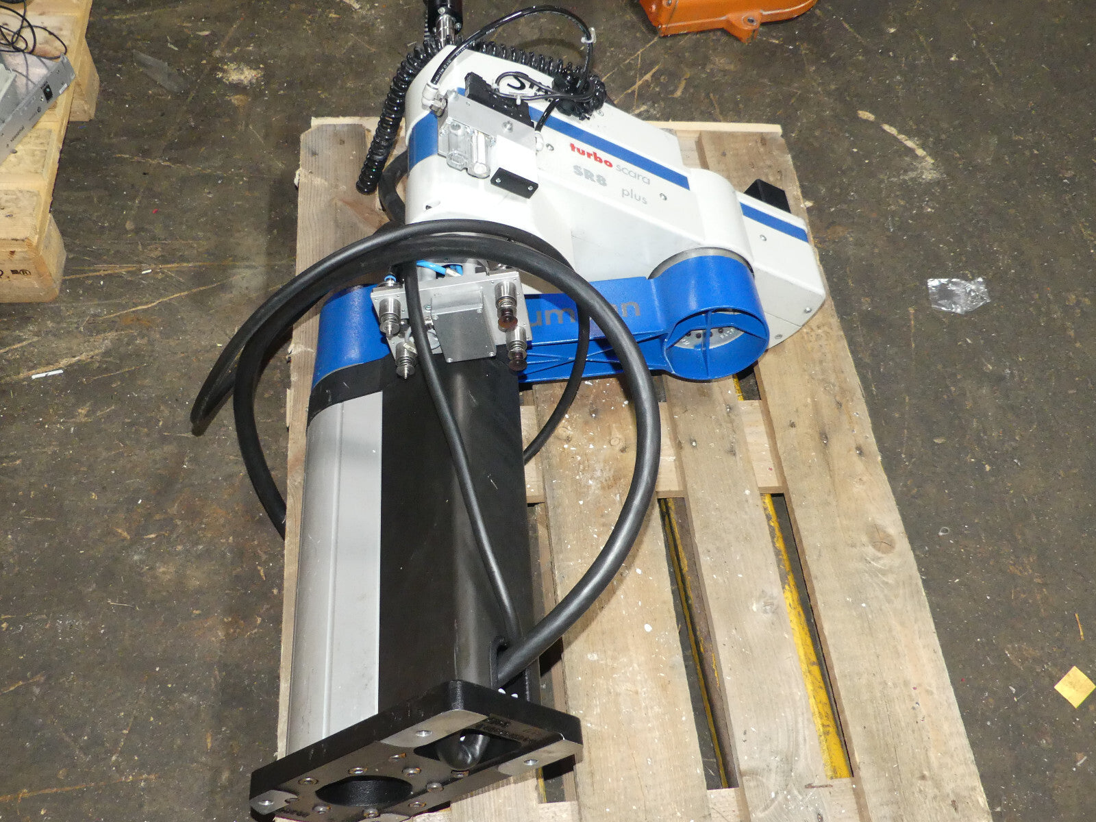 Stäubli turbo scara SR8 plus nur Mechanik Bj.2005 s.Bilder