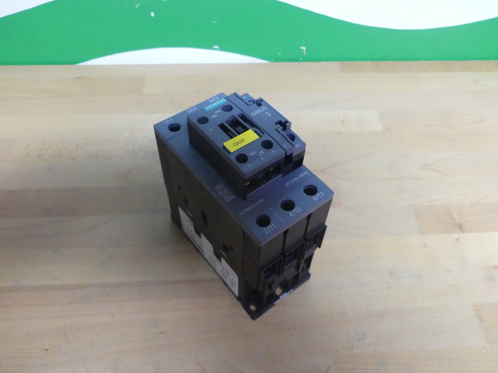 Siemens 3RT2036-1KB40 neue onhe verpackung