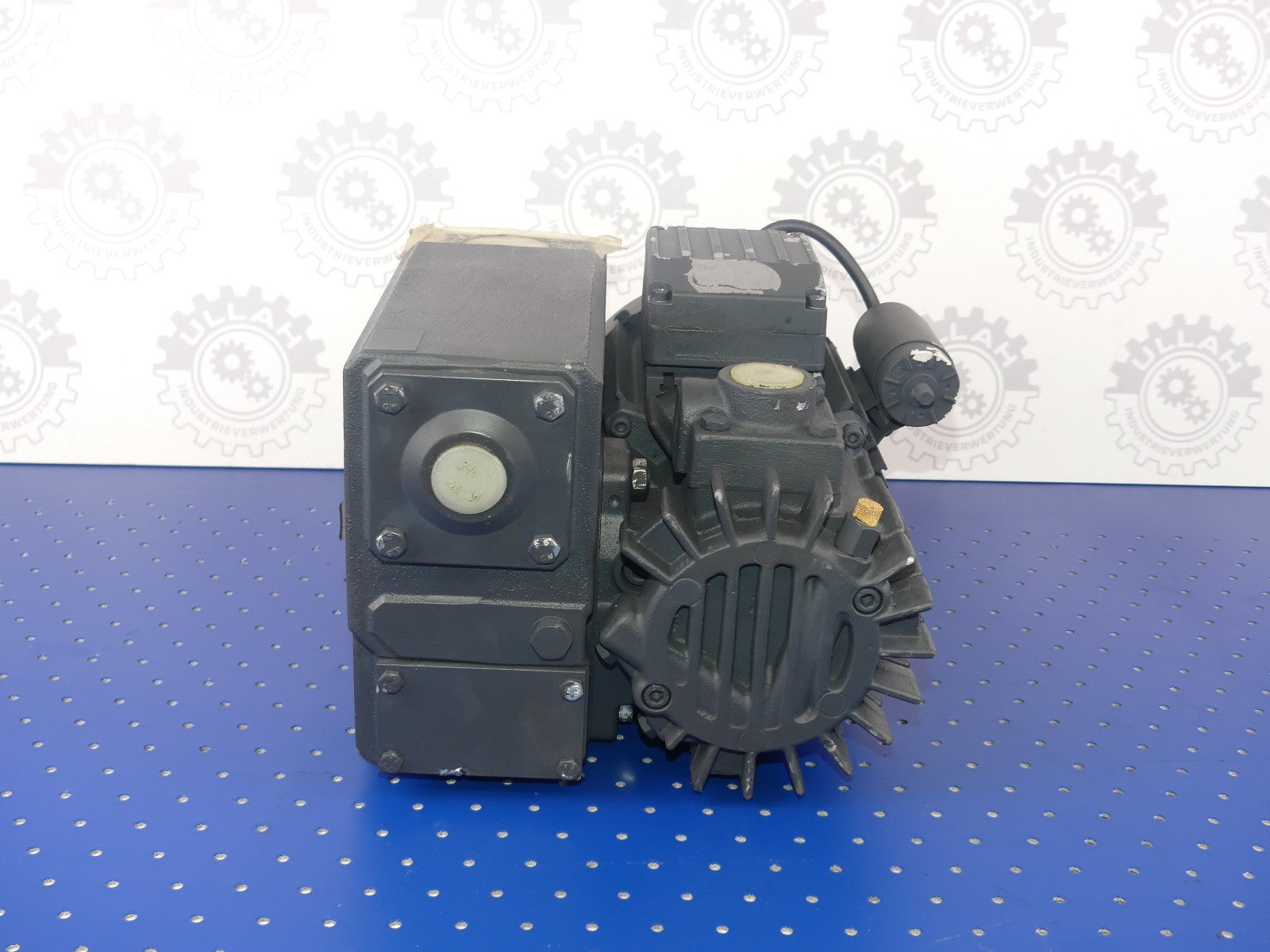 BUSCH R5 KB 0016 E Vakuum pump