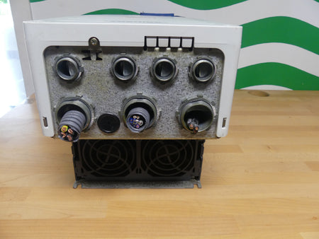 TOSHIBA INVERTER VFAS3-4150PC 15KW-24KVA leicht beschädigt s..Bilder
