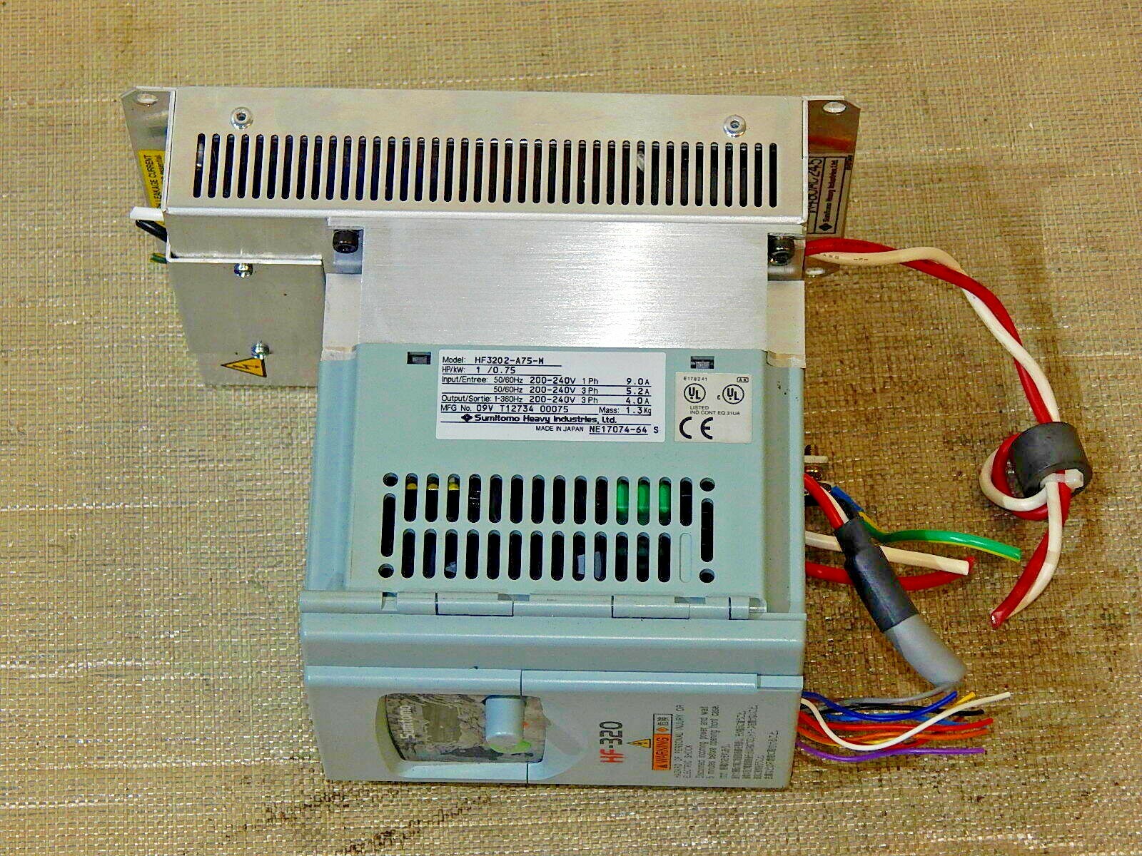  Sumitomo HF-3202-A75-W Frequenzumrichter 0.75KW used