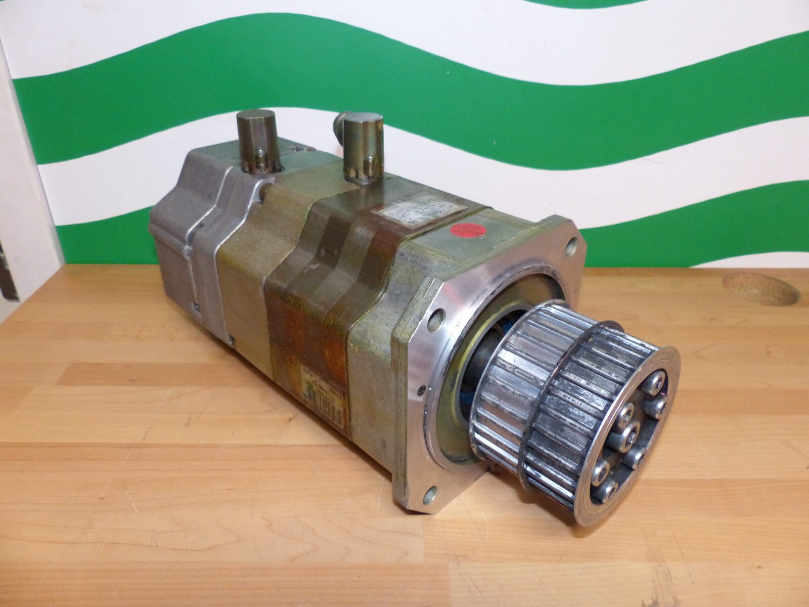 SIEMENS Servomotor 1FK6083-6AF71-1AG0  1FK60836AF711AG0 used