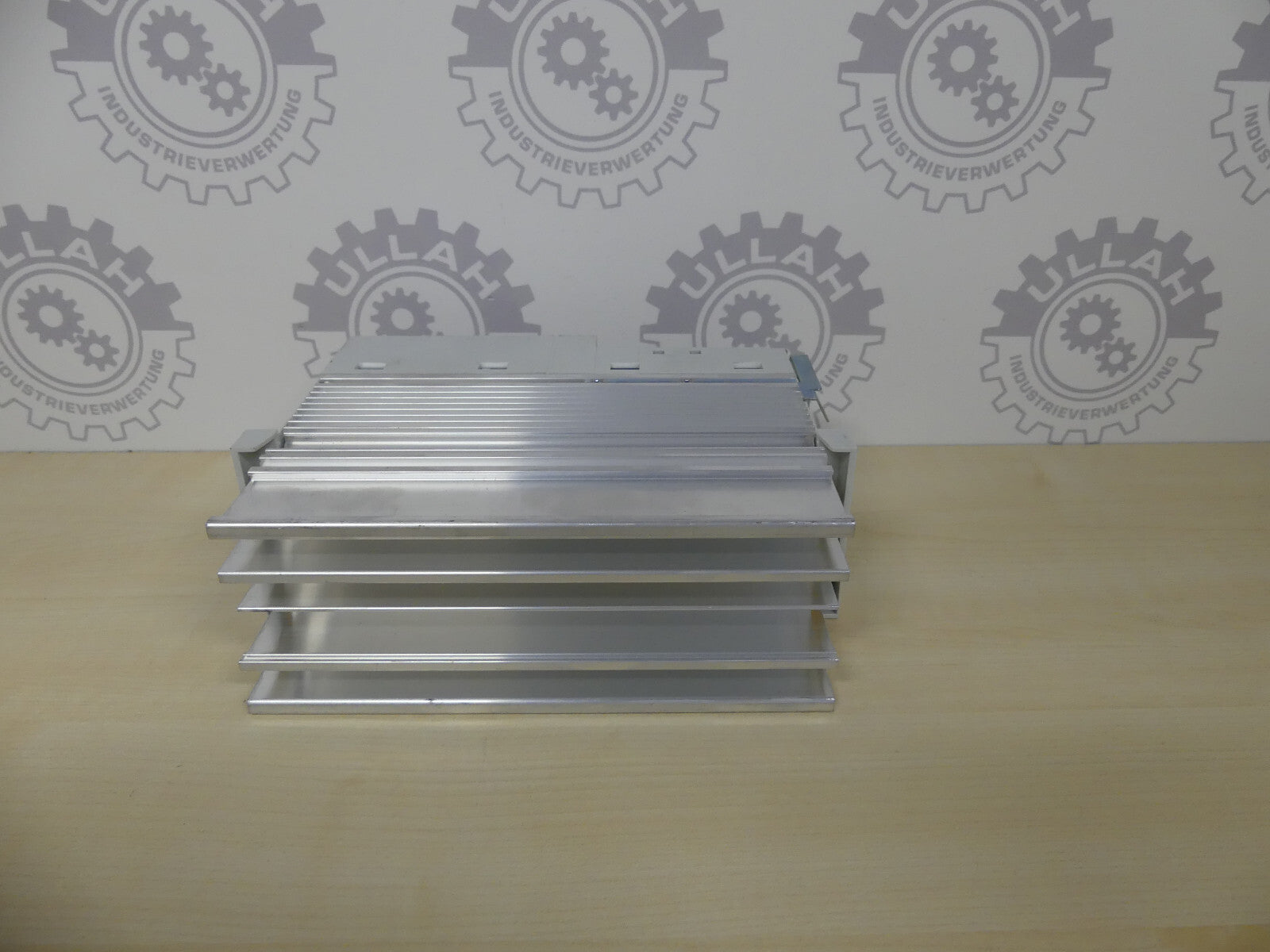 Lenze Frequenzumrichter 8200 vector 0.75 kW / 1.0 hp / E82EV751_4C / 13127094