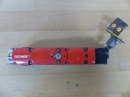 EUCHNER TX1C-A024RC18 Beschädigt