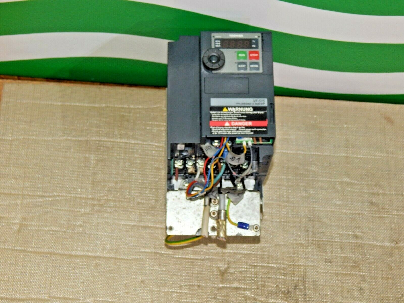 Toshiba  Transister Inverter VFS15S-2022PL-W1 Max.Motorleistung: 2,2kW