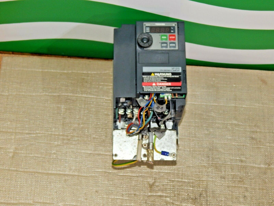 Toshiba  Transister Inverter VFS15S-2022PL-W1 Max.Motorleistung: 2,2kW