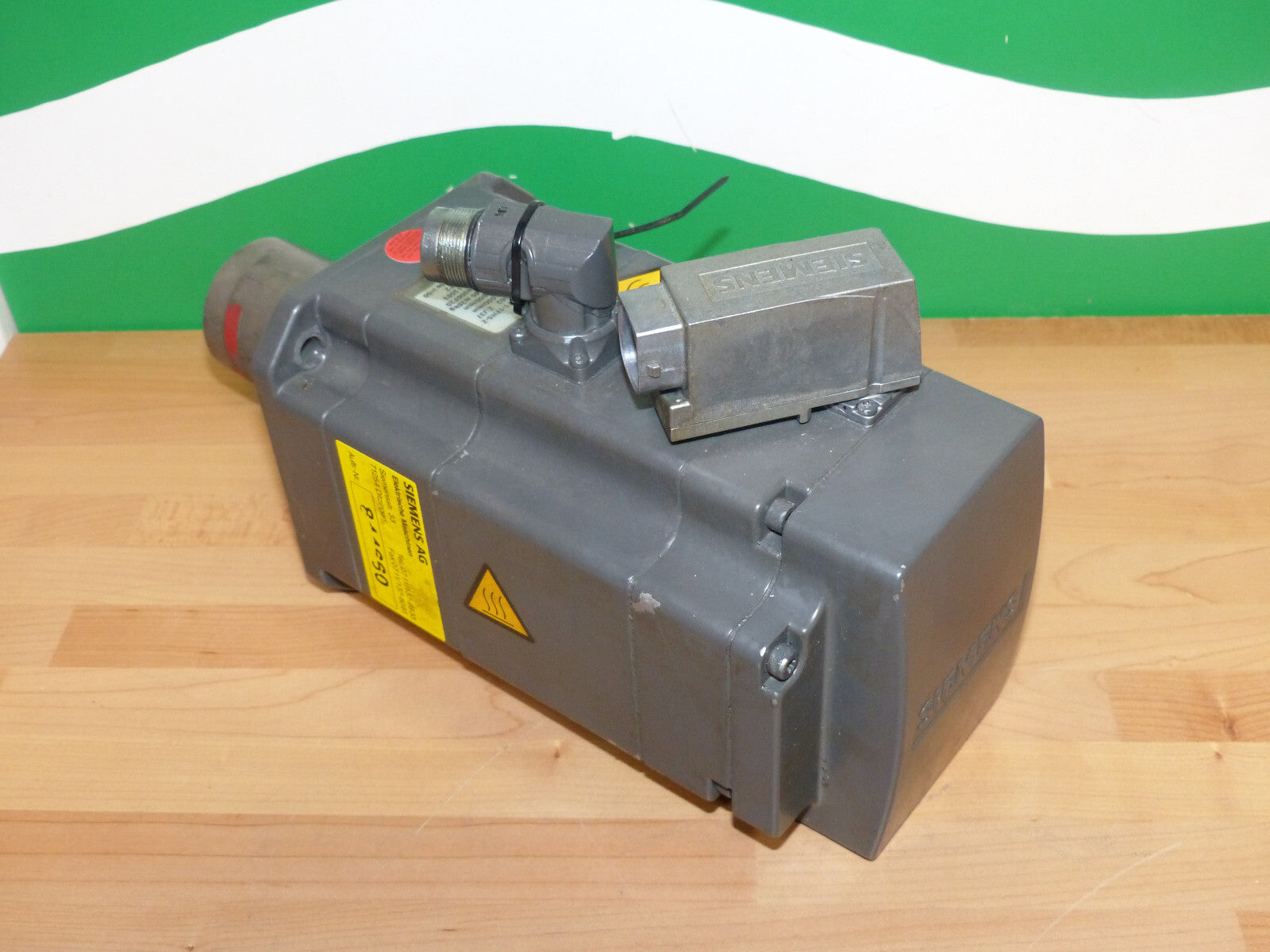 Siemens 1FK7060-5AF71-1FH5-Z / 1FK70605AF711FH5Z used s.bilder