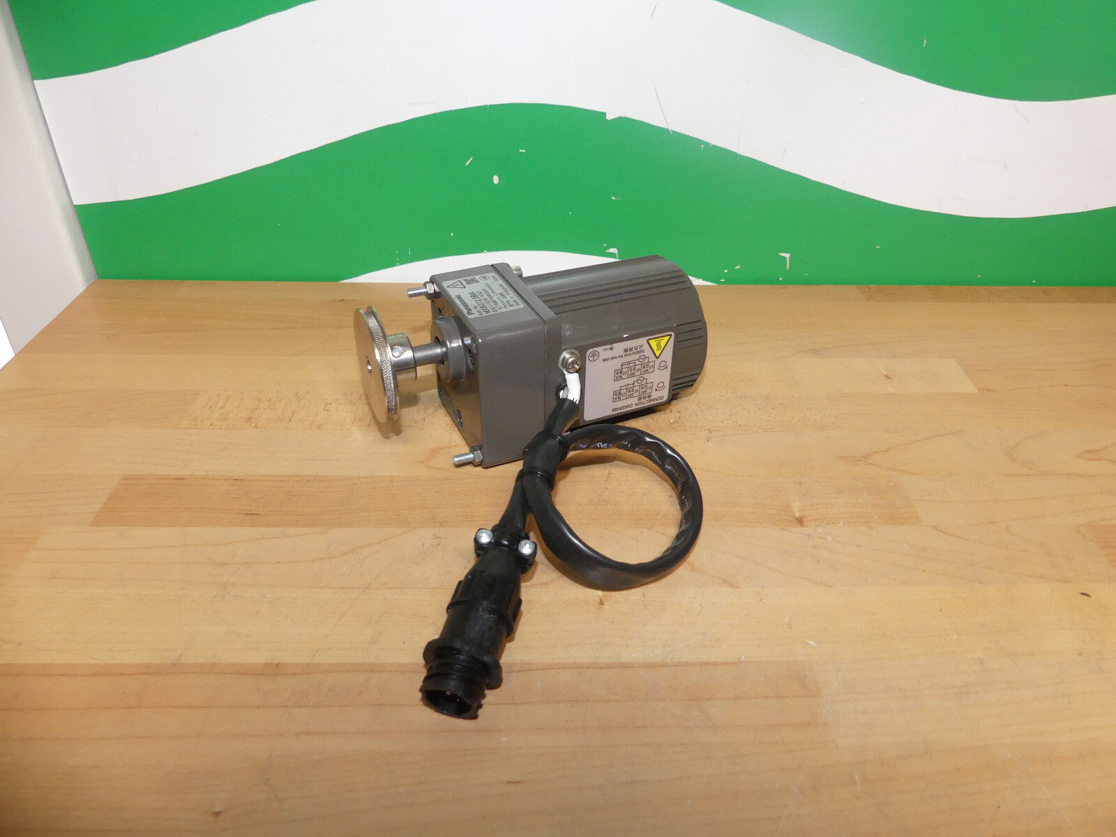 Panasonic AC Motor M6RX6G4GGA mit Panasonic Getriebe MX6G12.5BA
