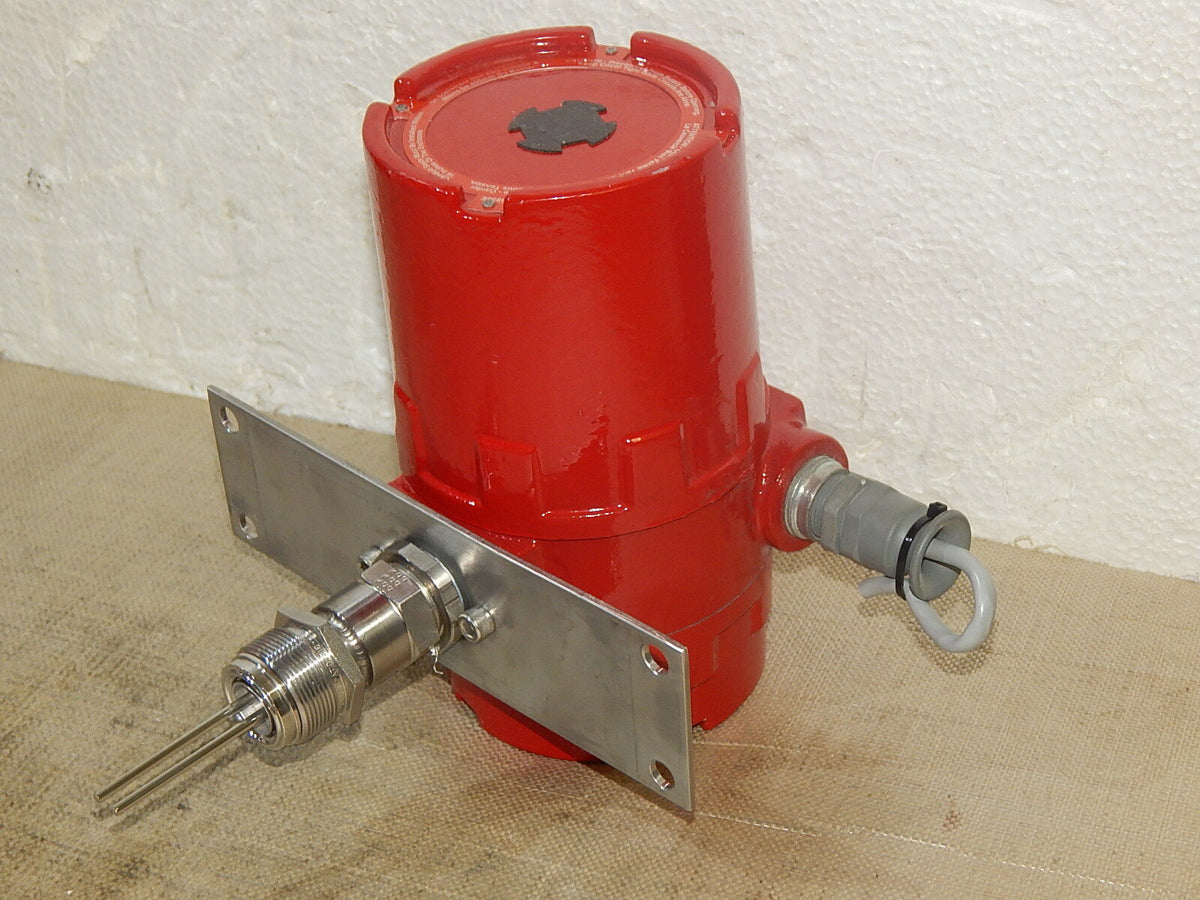  Sierra Instruments Modell: 760-SP-UHP5-V4-PV2-E2-MP / Units SCEM  s.Bilder