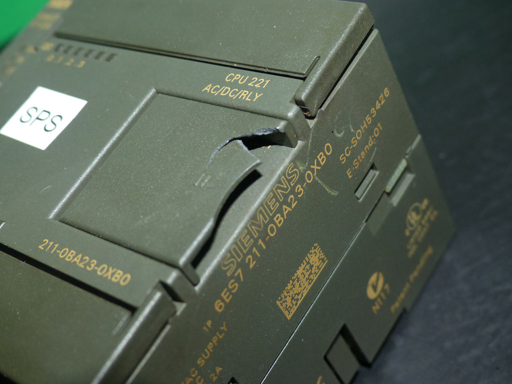 Siemens 6ES7 211-0BA23-0XB0 (Deckel beschädigt) S. Bilder