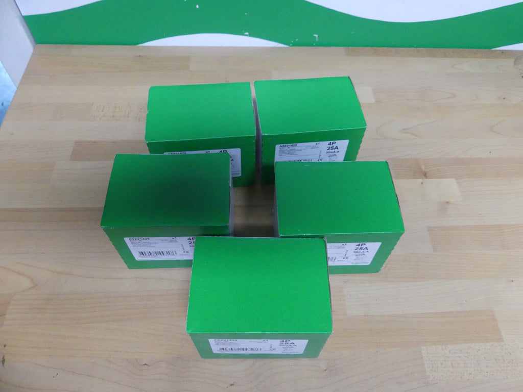 5 x Schneider Electric A9Z21425