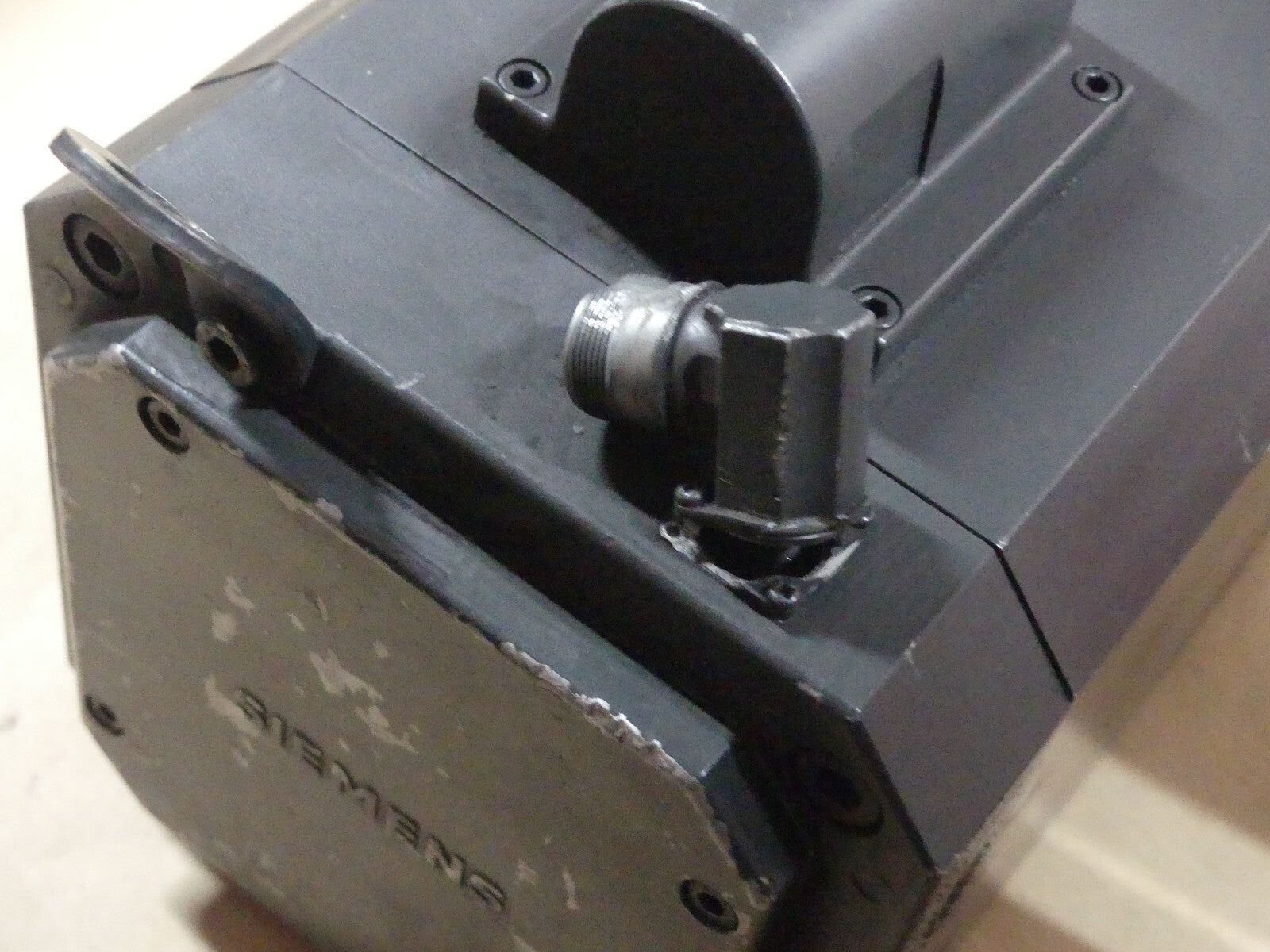 SIEMENS 1FT6108-8AB71-4AK4 Leicht Beschädgit s.Bilder