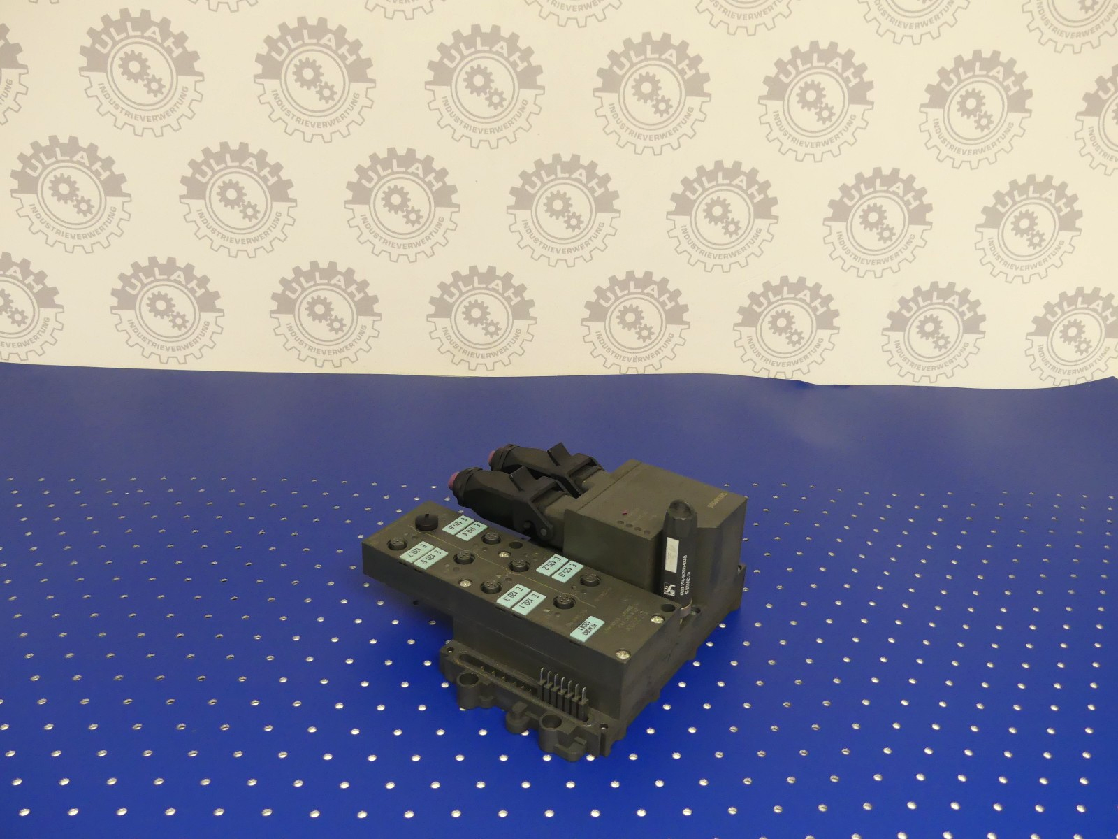 2x Siemens 6ES7 141-1BF01-0AB0 / 6ES7141-1BF01-0AB0