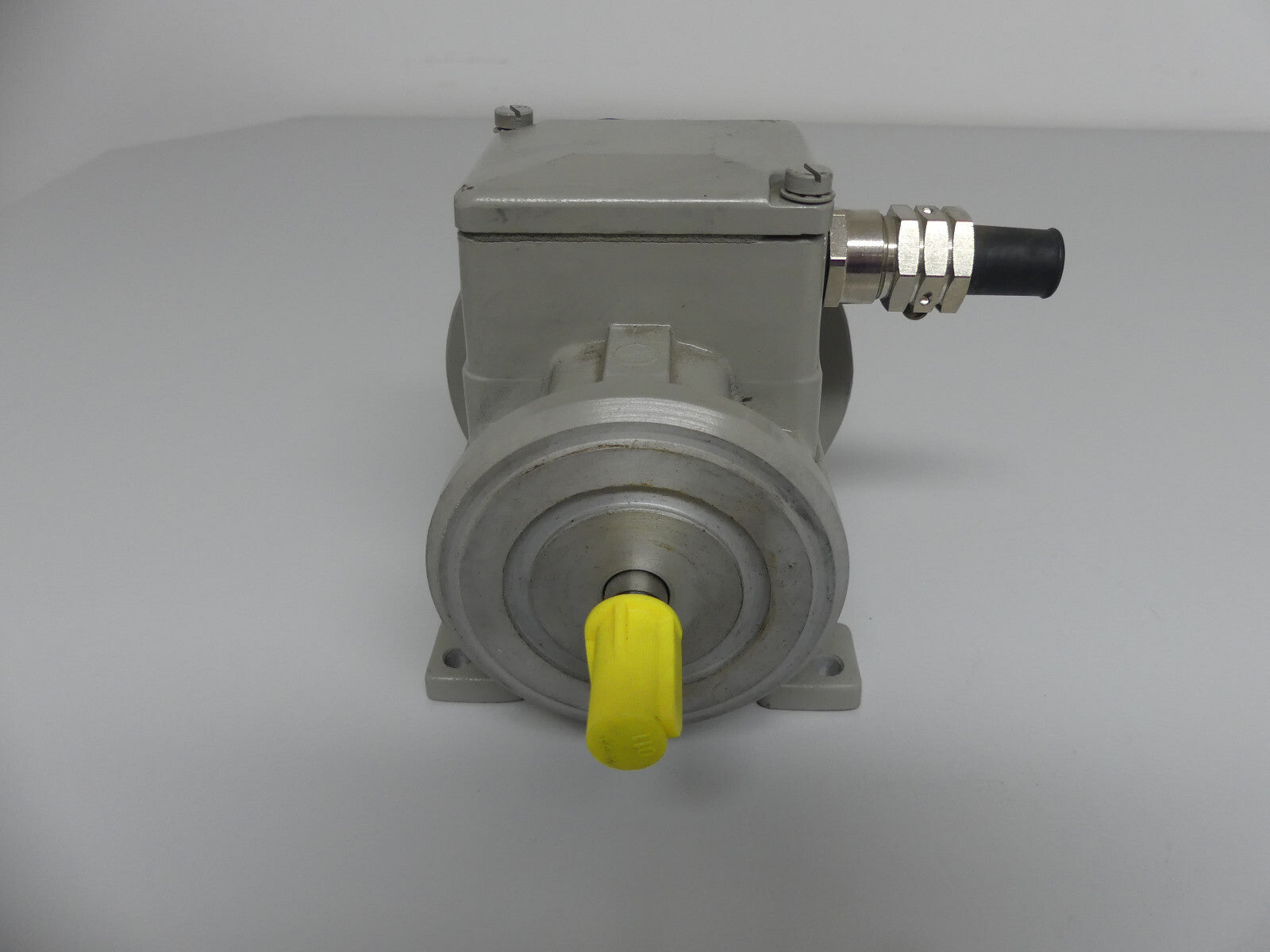 Hübner TDP  0,7-6  Gleichstrom Tachometer Dynamo Tacho