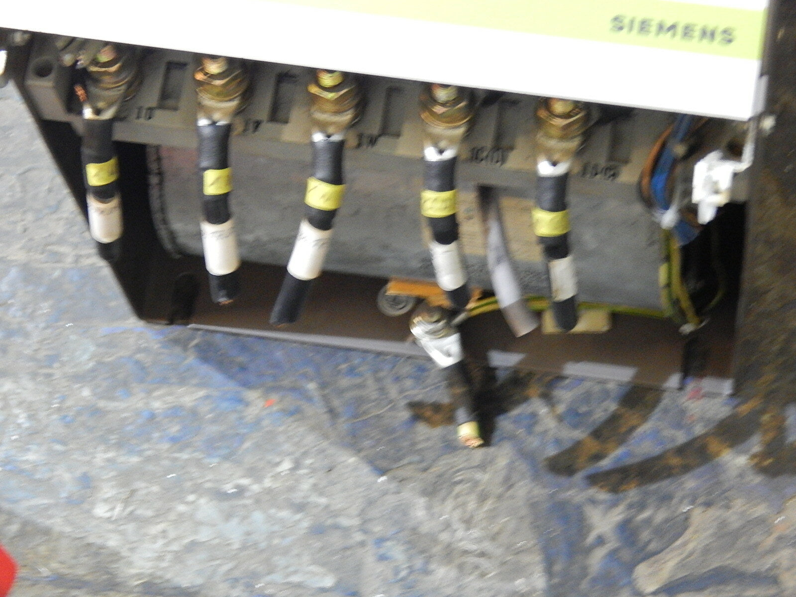 Siemens SIMOREG Kompaktgerät 6RA 2471-6DV30-0 Type:.D400/125 Mreq-GcGF6V30-2A1