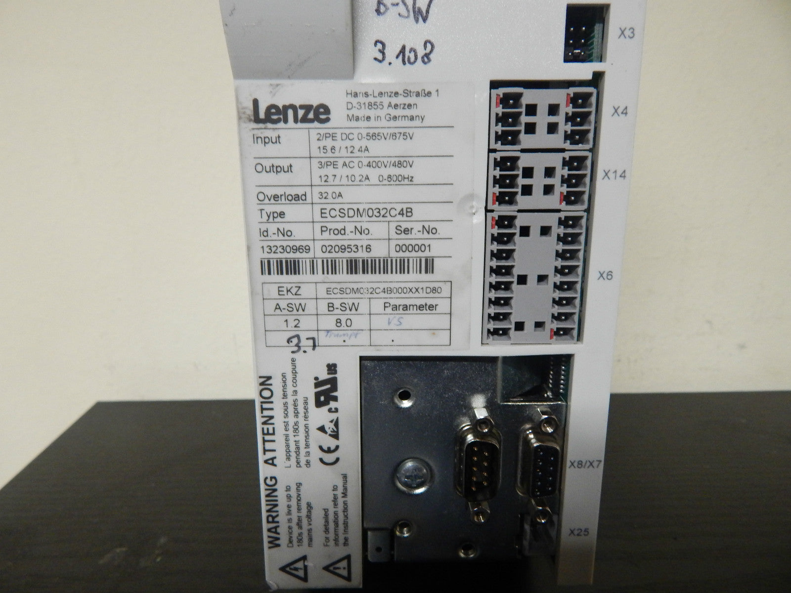 Lenze ECSDM032C4B  Servo Drive