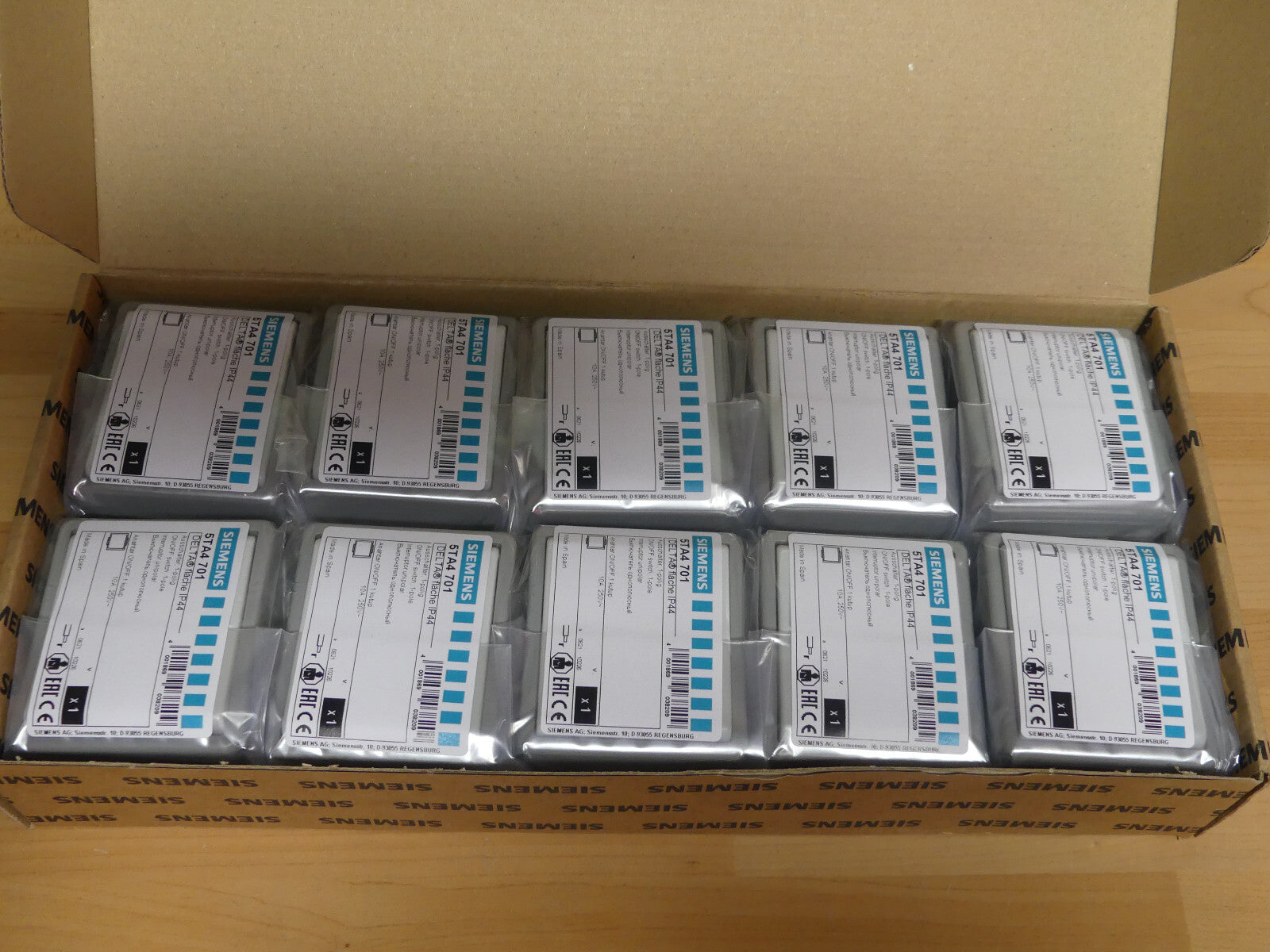 10 x Siemens Dig.Industr. AP IP44 Ausschalter 5TA4701 IP44