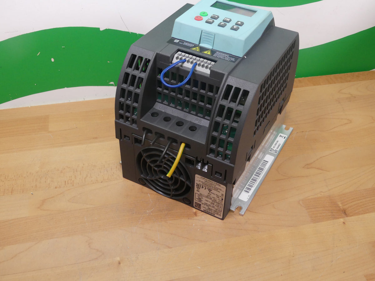 Siemens SINAMICS G110 6SL3211-0AB21-1AA1   Frequenzumrichter 1,1 kW 230V