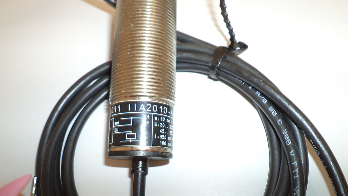 ifm efector induktiver Nährungsschalter II0011 IIA2010-AB0A