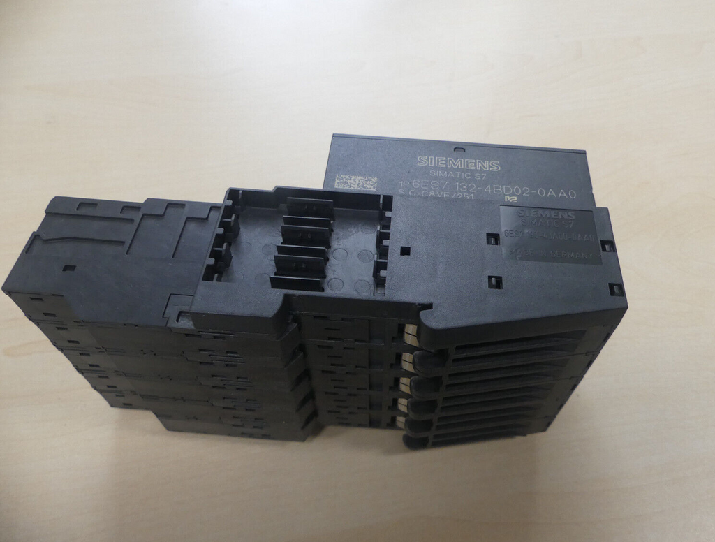 5x Siemens 6ES7 132-4BD02-0AA0