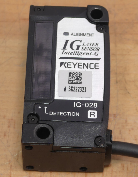 KEYENCE IG028 Laser Sensor IG-028
