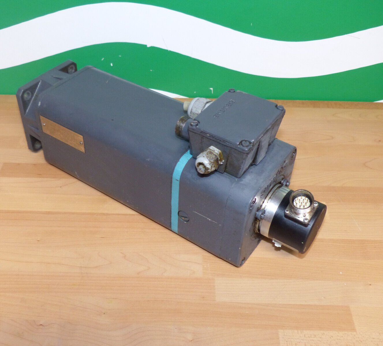 SIEMENS 1 FT5066-0AF01-2-Z mit MAULLUFF Encoder s.Bilder