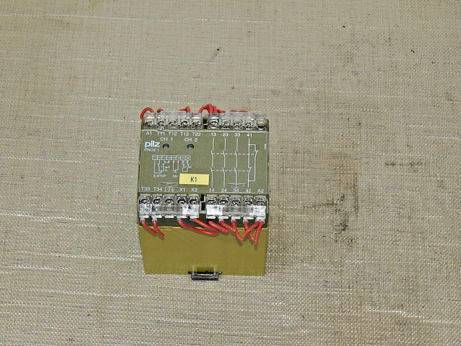  Pilz PNOZ1 24VAC 3S10 // PNOZ 1 24 VAC3S1O Relais 475600 107340 used