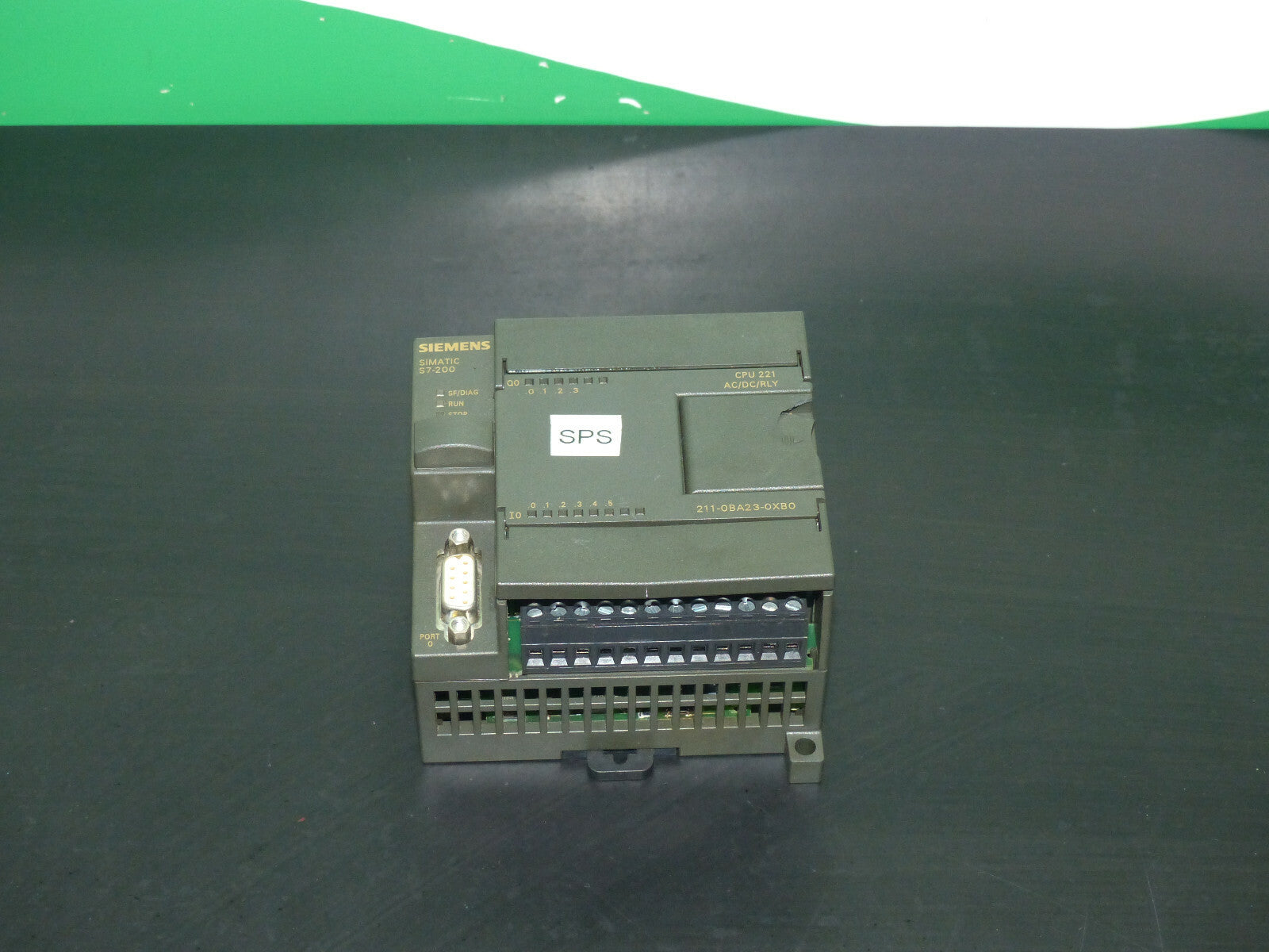 Siemens 6ES7 211-0BA23-0XB0 (Deckel beschädigt) S. Bilder