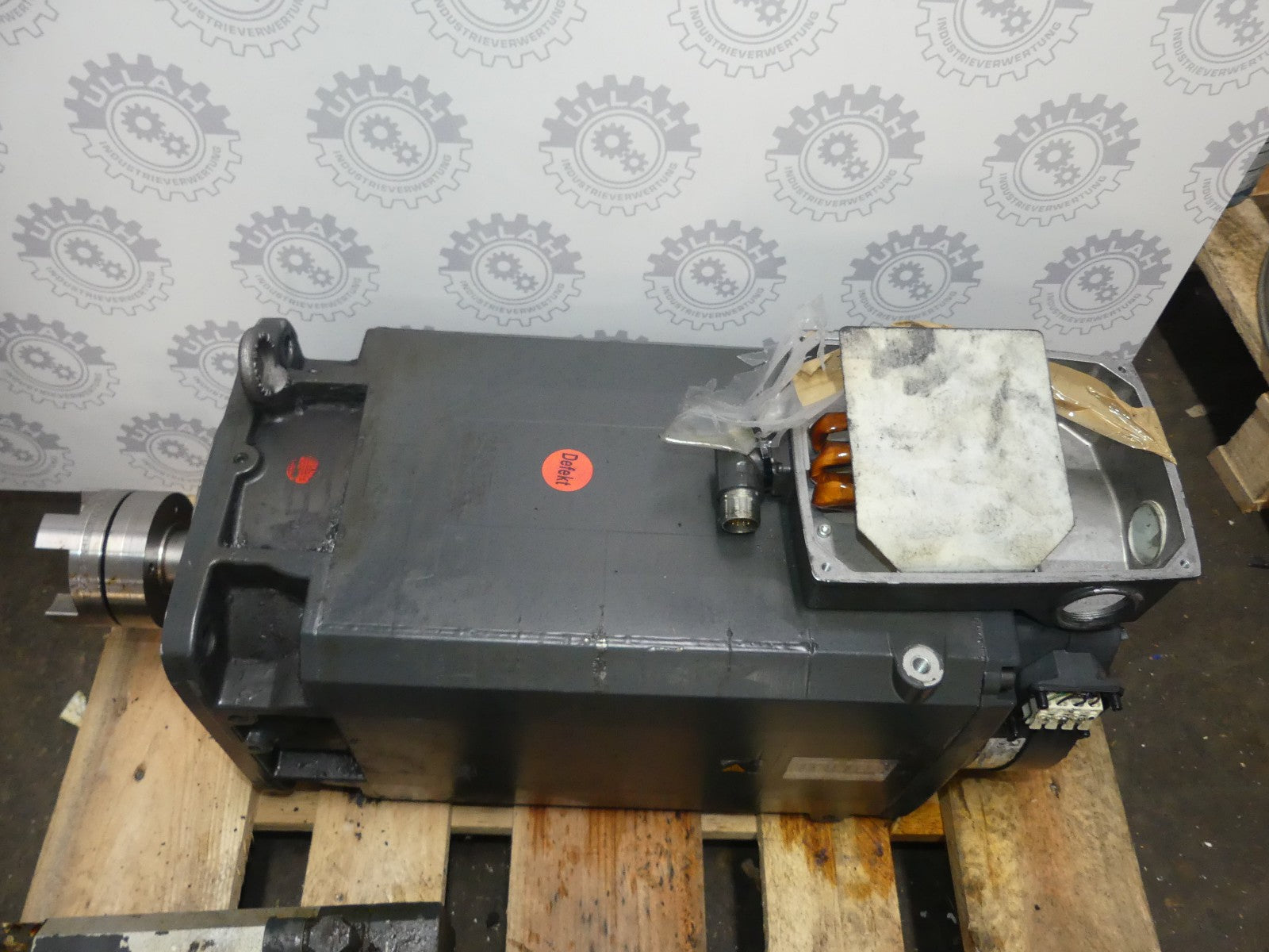 SIEMENS 1PH8137-1CG02-0LA2-Z