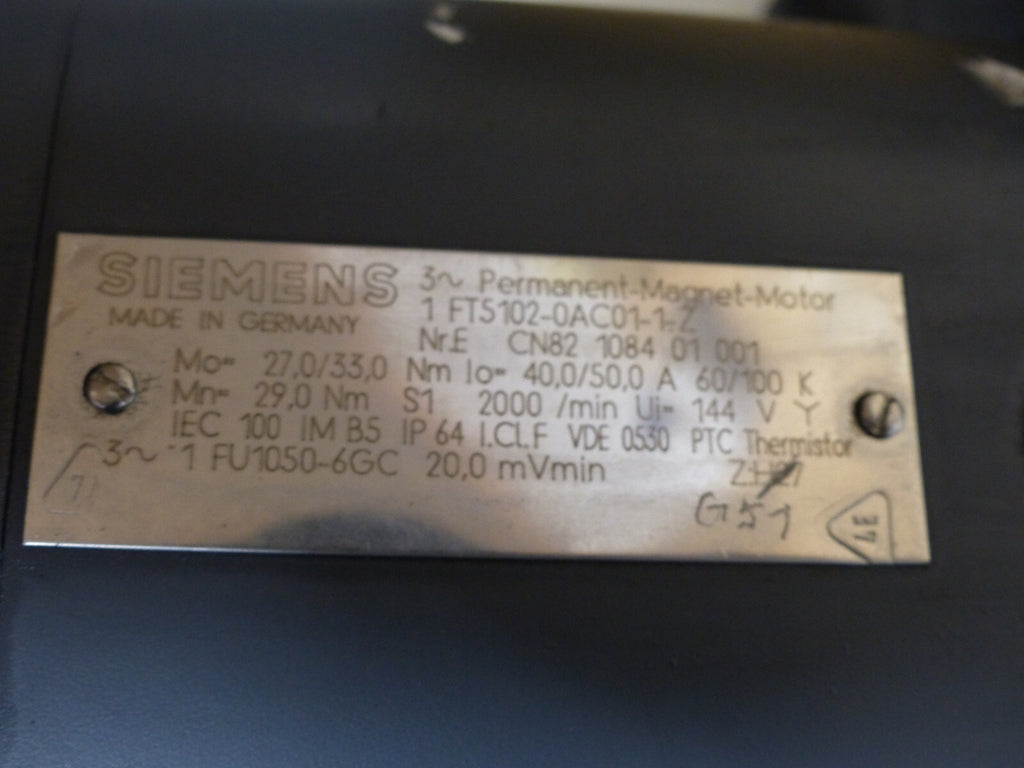 Siemens 3~Brushless Servomotor 1FT5102-0AC01-1-Z  1FT51020AC011Z used