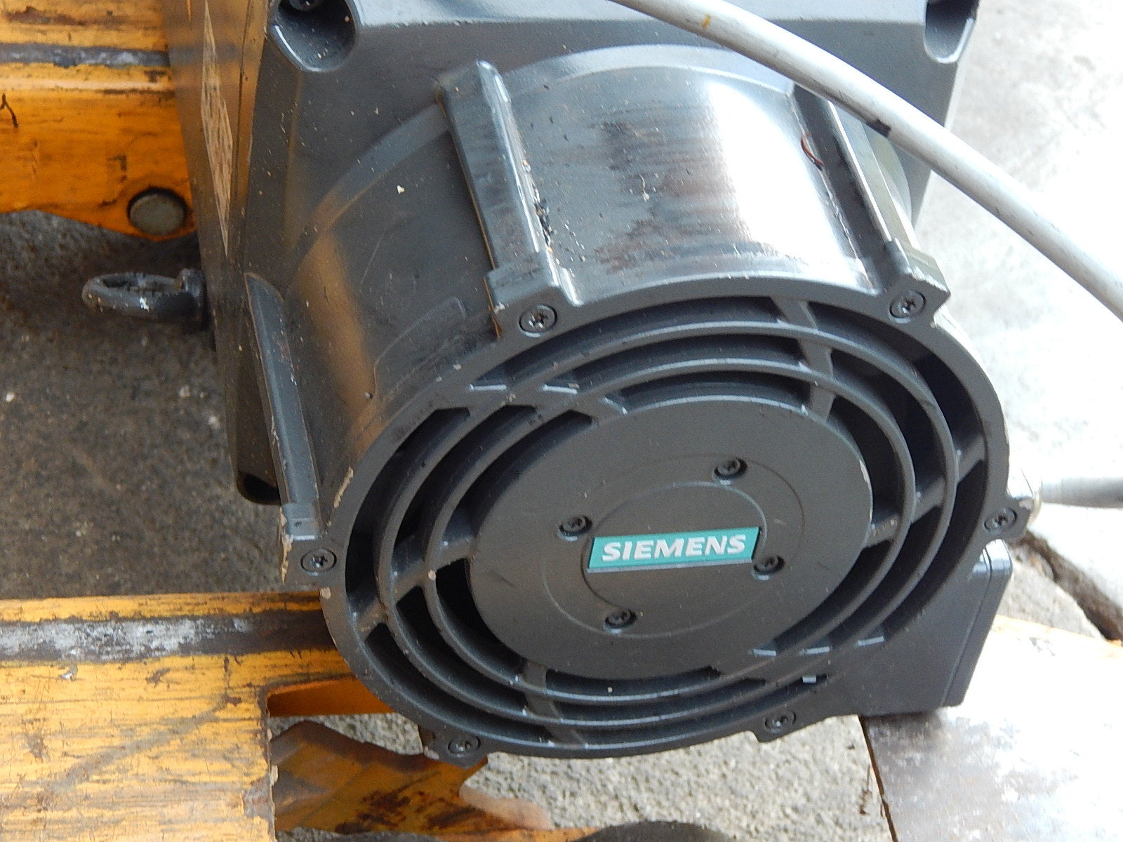 Siemens 3~Motor Servomotor 1PH8103-1FD12-0BF1 Used