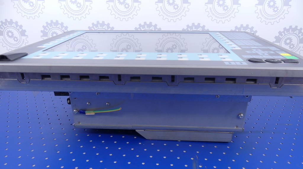 Siemens Simatic HMI IPC677C 6AV 7893-0BH32-1BC0   6AV7893-0BH32-1BC0