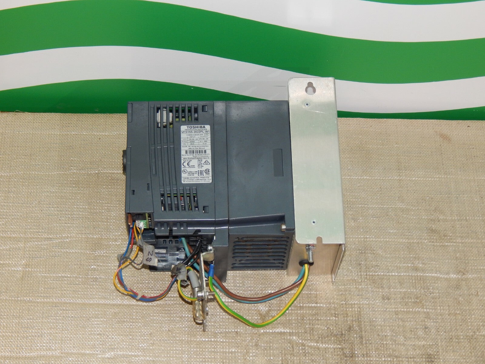 Toshiba  Transister Inverter VFS15S-2022PL-W1 Max.Motorleistung: 2,2kW