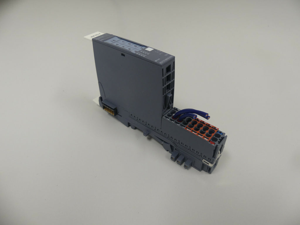 Siemens 6ES7131-6BF00-0BA0 leicht beschädigt