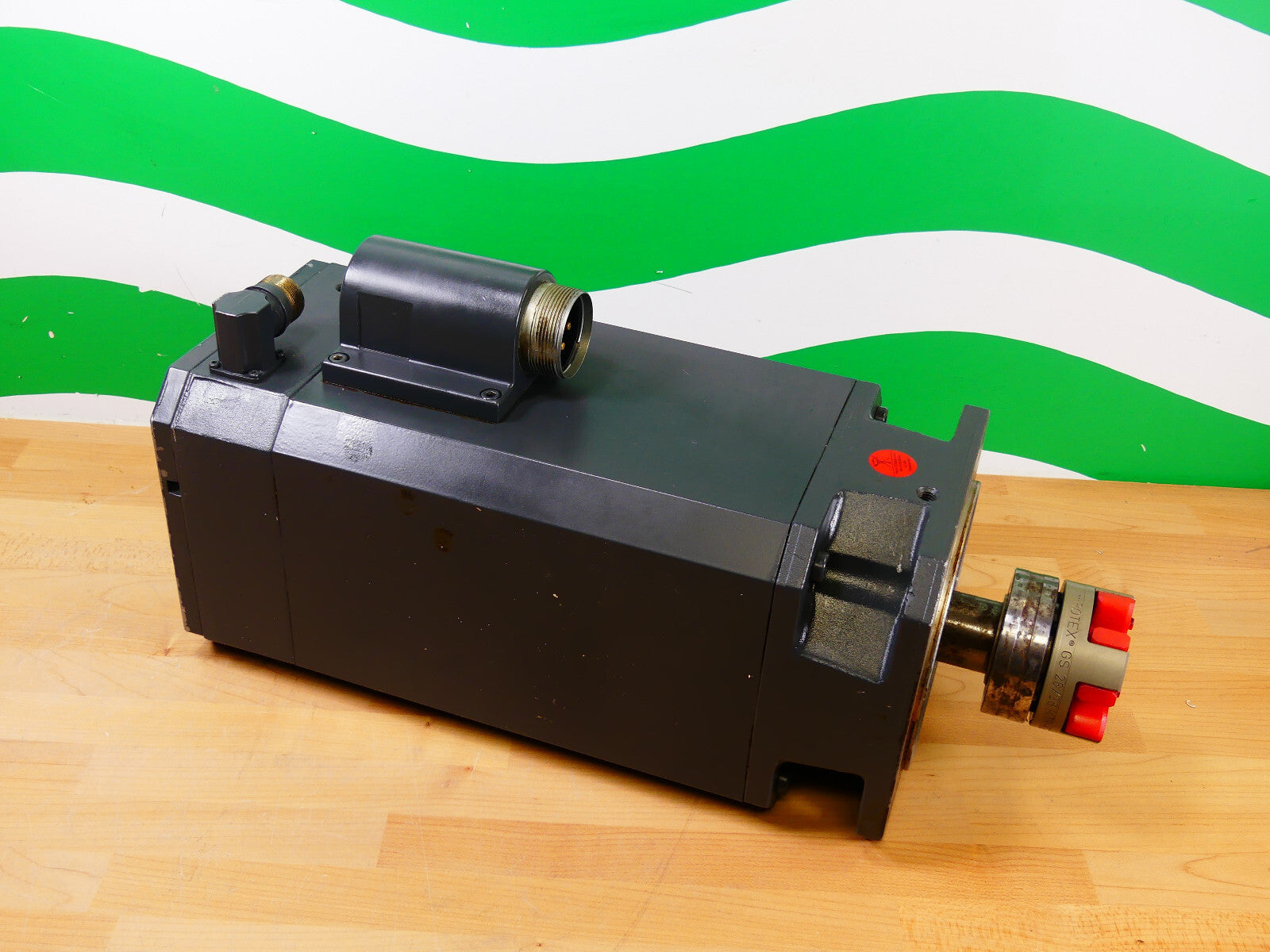 Siemens 3-Brushless Servomotor    1FT6084-1AF71-1EH1