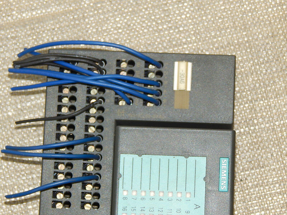 Siemens Simatic S7 6ES7 132-1BL00-0XB0 E: 3 + 6ES7193-1CL00-0XA0  E:1  used
